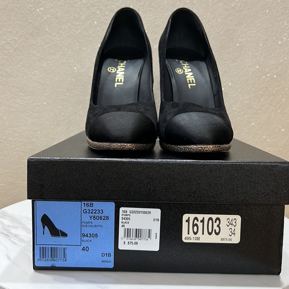 CHANEL Black Suede CC Logo| Gold Heel Pumps G32233 | Size EU 40 - Picture 3 of 9